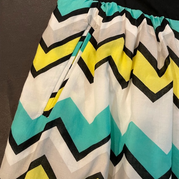 Chevron skirt - Picture 2 of 2